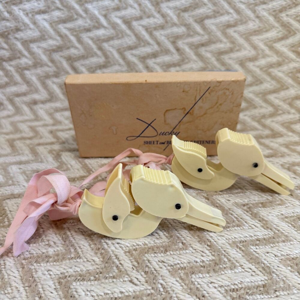 Vintage 1940’s Ducky Baby Sheet & Blanket Fasteners Clips Original Box Nursery